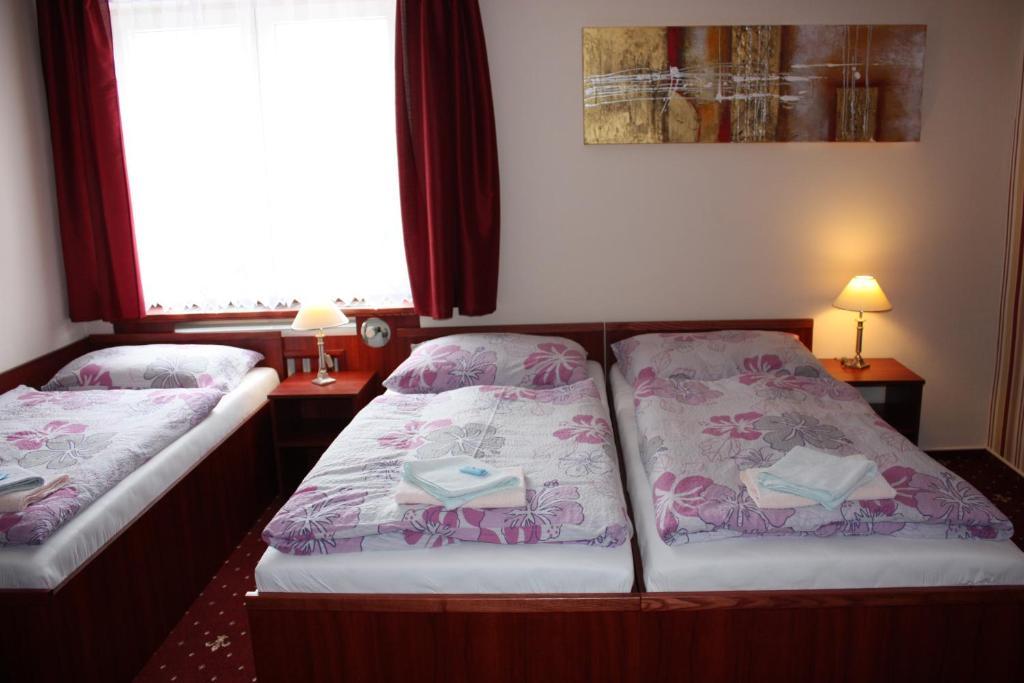 Hotel Hynek Náchod Εξωτερικό φωτογραφία